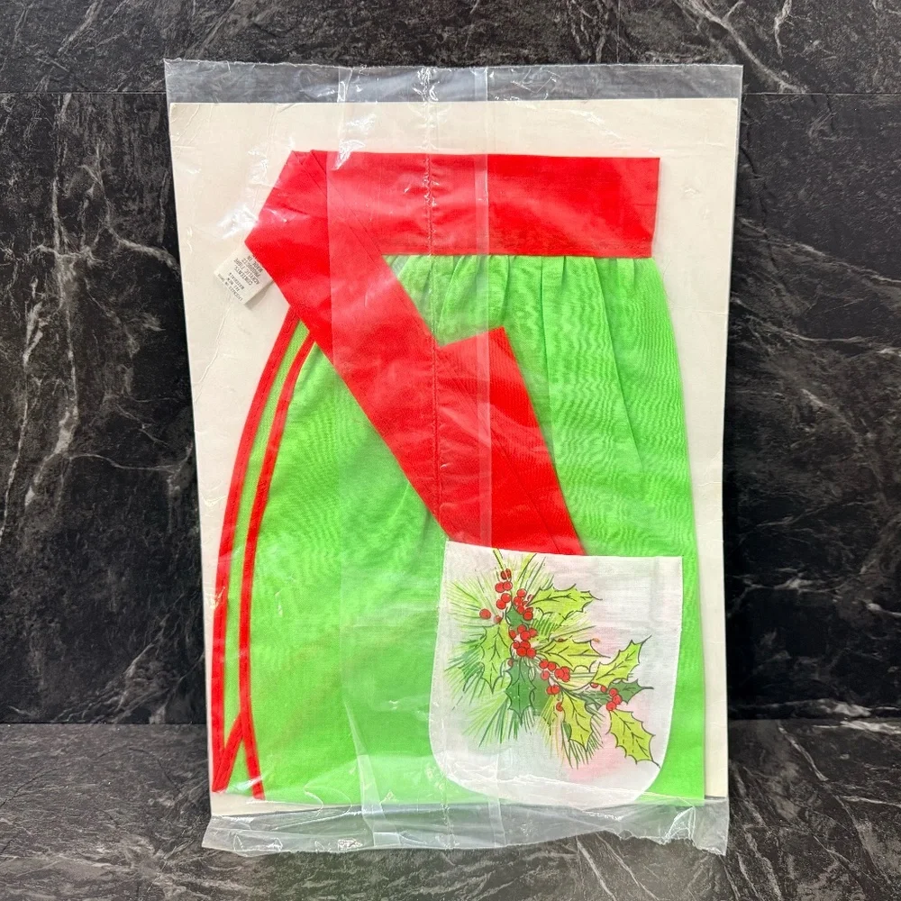 HALLMARK Holly Apron Vintage
